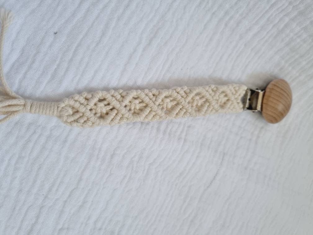 Macrame Dummy Clip