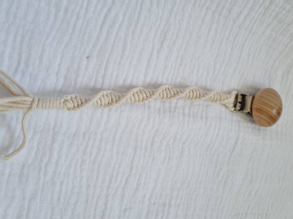 Macrame Dummy Clip